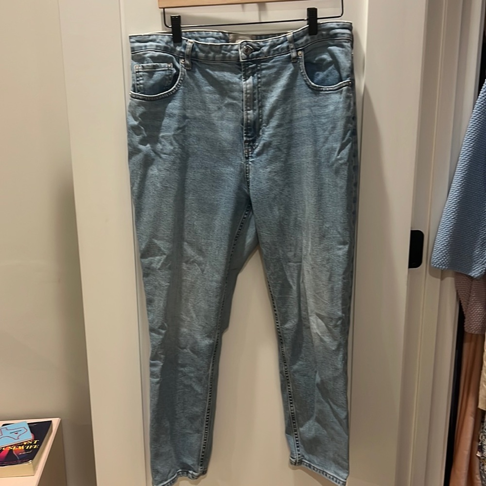 Everlane Curvy Cheeky Crop Jean